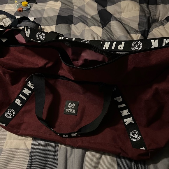 Victoria Secret travel bag, used once - Picture 4 of 7